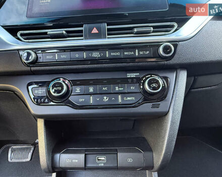Белый Киа Niro, объемом двигателя 0 л и пробегом 115 тыс. км за 18900 $, фото 31 на Automoto.ua