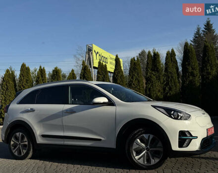 Белый Киа Niro, объемом двигателя 0 л и пробегом 115 тыс. км за 18900 $, фото 8 на Automoto.ua
