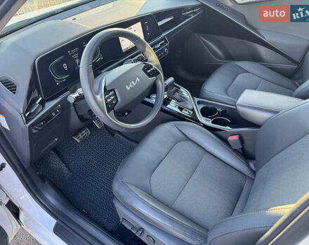 Білий Кіа Niro, об'ємом двигуна 1.58 л та пробігом 61 тис. км за 25990 $, фото 7 на Automoto.ua