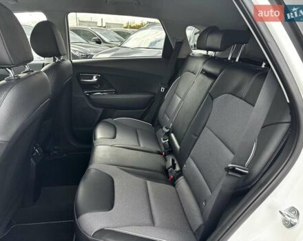 Белый Киа Niro, объемом двигателя 0 л и пробегом 58 тыс. км за 24300 $, фото 23 на Automoto.ua