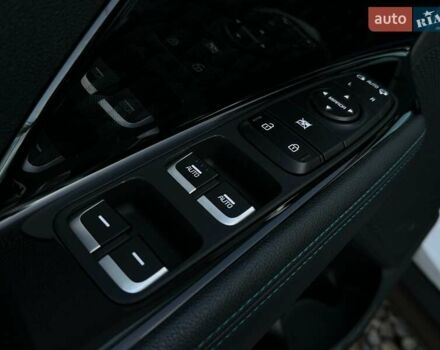 Білий Кіа Niro, об'ємом двигуна 0 л та пробігом 59 тис. км за 24900 $, фото 5 на Automoto.ua