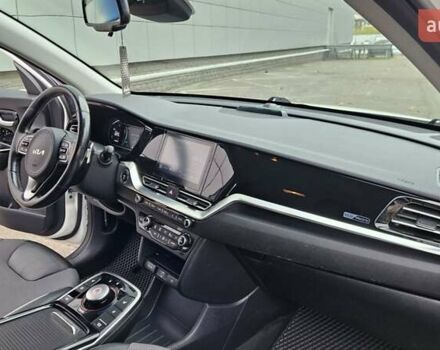 Белый Киа Niro, объемом двигателя 0 л и пробегом 131 тыс. км за 19999 $, фото 35 на Automoto.ua