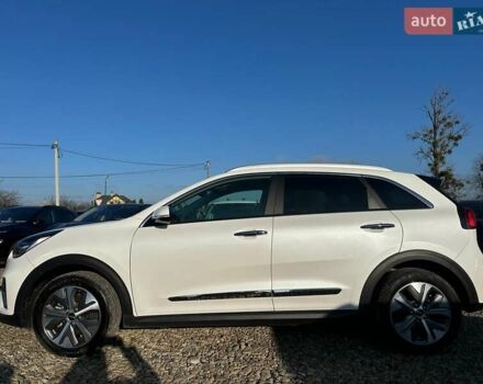 Білий Кіа Niro, об'ємом двигуна 0 л та пробігом 59 тис. км за 24900 $, фото 20 на Automoto.ua