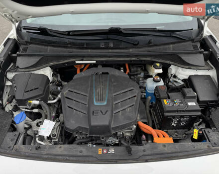 Білий Кіа Niro, об'ємом двигуна 0 л та пробігом 136 тис. км за 20500 $, фото 35 на Automoto.ua
