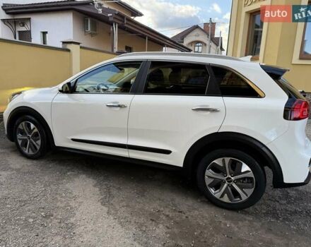Белый Киа Niro, объемом двигателя 0 л и пробегом 94 тыс. км за 21900 $, фото 4 на Automoto.ua