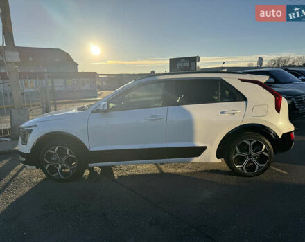 Білий Кіа Niro, об'ємом двигуна 1.58 л та пробігом 61 тис. км за 25990 $, фото 6 на Automoto.ua