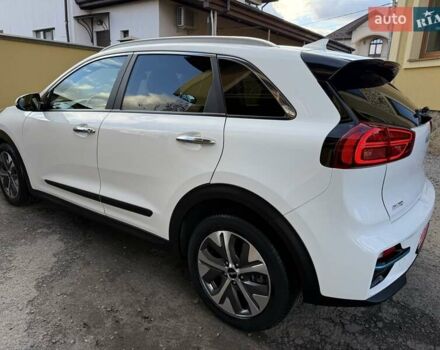 Белый Киа Niro, объемом двигателя 0 л и пробегом 94 тыс. км за 21900 $, фото 5 на Automoto.ua