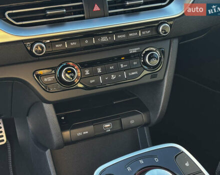 Білий Кіа Niro, об'ємом двигуна 0 л та пробігом 44 тис. км за 23900 $, фото 38 на Automoto.ua