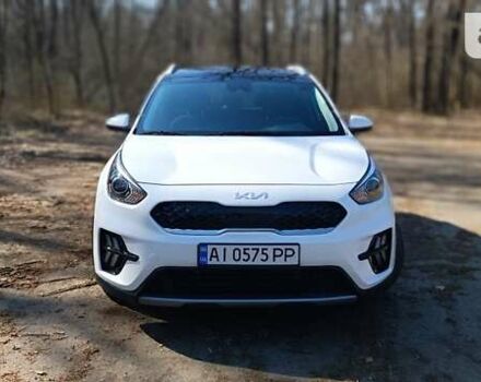 Білий Кіа Niro, об'ємом двигуна 1.58 л та пробігом 30 тис. км за 23500 $, фото 1 на Automoto.ua