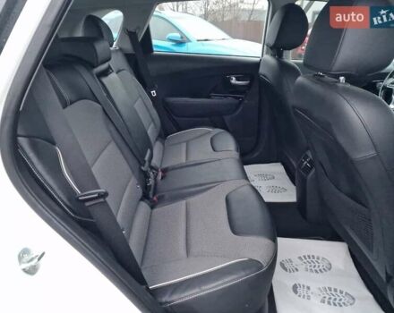 Білий Кіа Niro, об'ємом двигуна 0 л та пробігом 107 тис. км за 20600 $, фото 37 на Automoto.ua