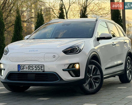 Білий Кіа Niro, об'ємом двигуна 0 л та пробігом 30 тис. км за 24700 $, фото 4 на Automoto.ua