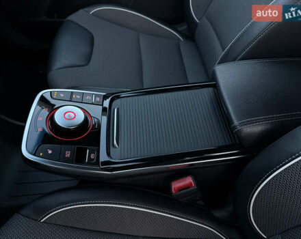 Белый Киа Niro, объемом двигателя 0 л и пробегом 53 тыс. км за 24400 $, фото 61 на Automoto.ua