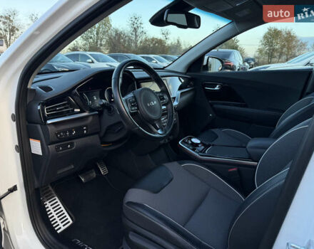 Білий Кіа Niro, об'ємом двигуна 0 л та пробігом 44 тис. км за 24500 $, фото 1 на Automoto.ua
