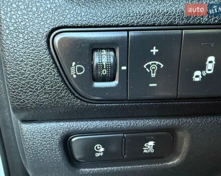 Белый Киа Niro, объемом двигателя 0 л и пробегом 94 тыс. км за 21900 $, фото 80 на Automoto.ua