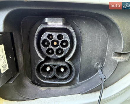 Белый Киа Niro, объемом двигателя 0 л и пробегом 115 тыс. км за 18900 $, фото 23 на Automoto.ua