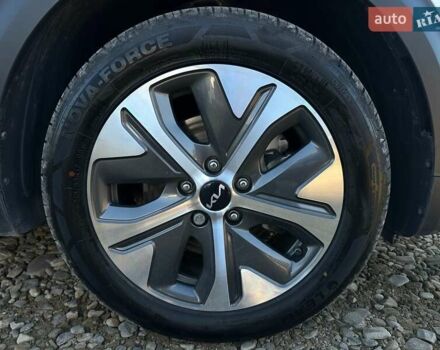 Білий Кіа Niro, об'ємом двигуна 0 л та пробігом 59 тис. км за 24900 $, фото 31 на Automoto.ua