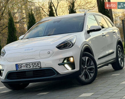 Білий Кіа Niro, об'ємом двигуна 0 л та пробігом 30 тис. км за 24700 $, фото 5 на Automoto.ua