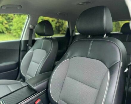 Білий Кіа Niro, об'ємом двигуна 0 л та пробігом 10 тис. км за 17000 $, фото 9 на Automoto.ua