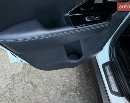 Белый Киа Niro, объемом двигателя 0 л и пробегом 94 тыс. км за 21900 $, фото 61 на Automoto.ua