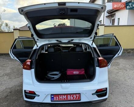 Белый Киа Niro, объемом двигателя 0 л и пробегом 94 тыс. км за 21900 $, фото 64 на Automoto.ua