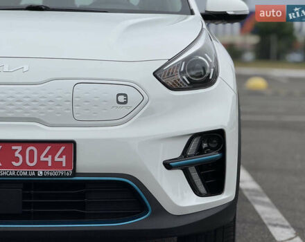 Білий Кіа Niro, об'ємом двигуна 0 л та пробігом 136 тис. км за 20500 $, фото 9 на Automoto.ua