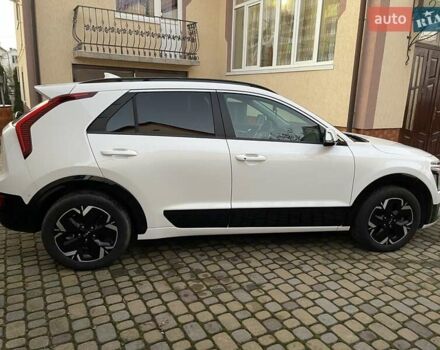 Білий Кіа Niro, об'ємом двигуна 0 л та пробігом 90 тис. км за 25300 $, фото 10 на Automoto.ua