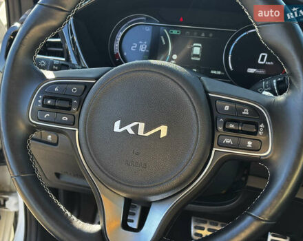 Білий Кіа Niro, об'ємом двигуна 0 л та пробігом 44 тис. км за 23900 $, фото 35 на Automoto.ua