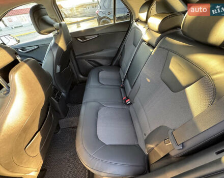 Білий Кіа Niro, об'ємом двигуна 1.58 л та пробігом 61 тис. км за 25990 $, фото 29 на Automoto.ua