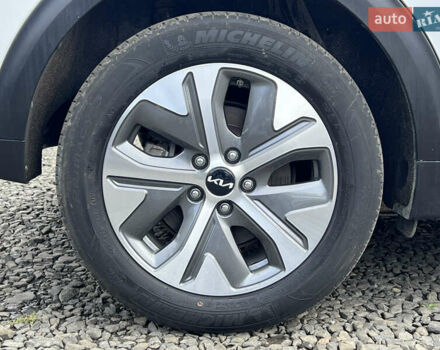 Білий Кіа Niro, об'ємом двигуна 0 л та пробігом 55 тис. км за 23526 $, фото 21 на Automoto.ua