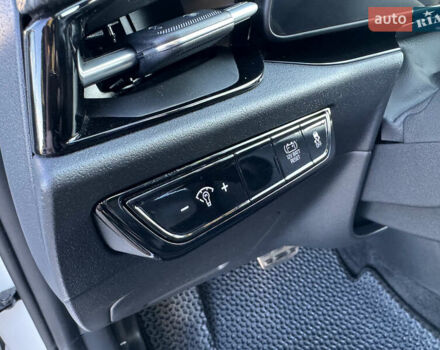 Білий Кіа Niro, об'ємом двигуна 1.58 л та пробігом 61 тис. км за 25990 $, фото 17 на Automoto.ua