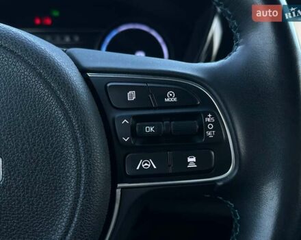 Білий Кіа Niro, об'ємом двигуна 0 л та пробігом 59 тис. км за 24900 $, фото 10 на Automoto.ua