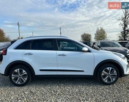 Білий Кіа Niro, об'ємом двигуна 0 л та пробігом 31 тис. км за 24800 $, фото 25 на Automoto.ua