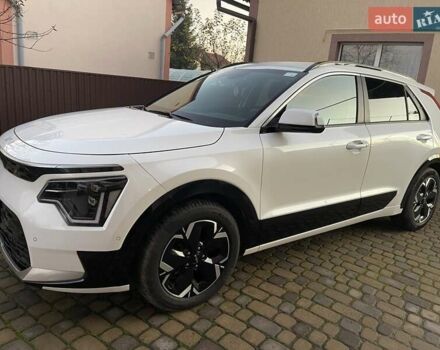 Білий Кіа Niro, об'ємом двигуна 0 л та пробігом 90 тис. км за 25300 $, фото 3 на Automoto.ua