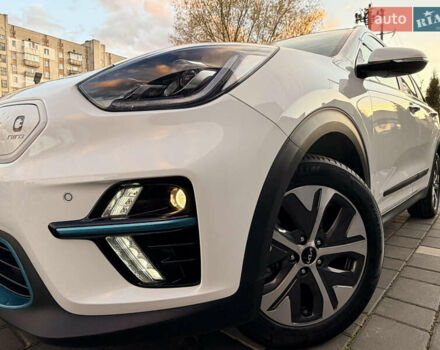 Білий Кіа Niro, об'ємом двигуна 0 л та пробігом 30 тис. км за 24700 $, фото 7 на Automoto.ua