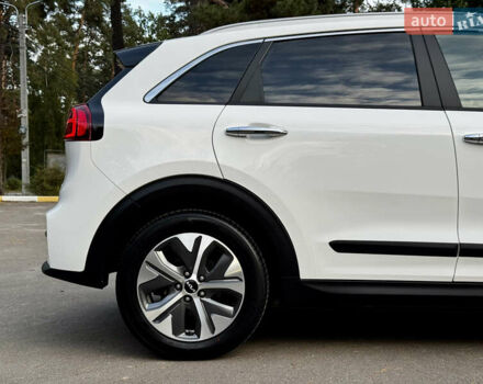 Белый Киа Niro, объемом двигателя 0 л и пробегом 57 тыс. км за 23868 $, фото 25 на Automoto.ua