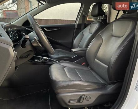 Білий Кіа Niro, об'ємом двигуна 0 л та пробігом 90 тис. км за 25300 $, фото 32 на Automoto.ua