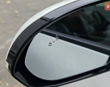 Белый Киа Niro, объемом двигателя 0 л и пробегом 131 тыс. км за 19999 $, фото 2 на Automoto.ua