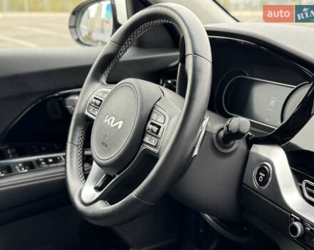 Білий Кіа Niro, об'ємом двигуна 0 л та пробігом 136 тис. км за 20500 $, фото 25 на Automoto.ua