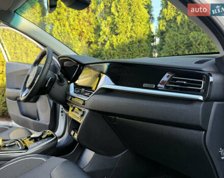 Белый Киа Niro, объемом двигателя 0 л и пробегом 115 тыс. км за 18900 $, фото 44 на Automoto.ua