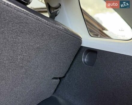 Белый Киа Niro, объемом двигателя 0 л и пробегом 94 тыс. км за 21900 $, фото 129 на Automoto.ua