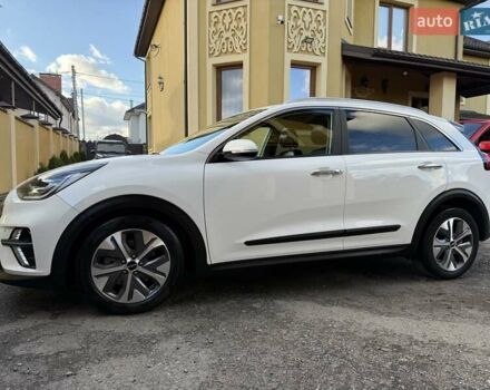 Белый Киа Niro, объемом двигателя 0 л и пробегом 94 тыс. км за 21900 $, фото 2 на Automoto.ua