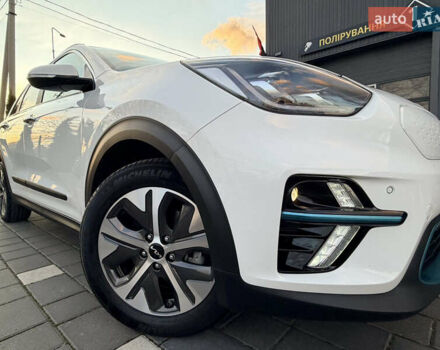 Білий Кіа Niro, об'ємом двигуна 0 л та пробігом 30 тис. км за 24700 $, фото 3 на Automoto.ua