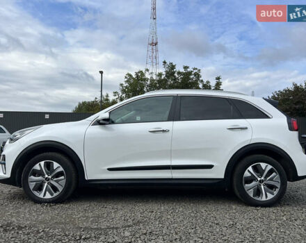 Білий Кіа Niro, об'ємом двигуна 0 л та пробігом 55 тис. км за 23526 $, фото 4 на Automoto.ua