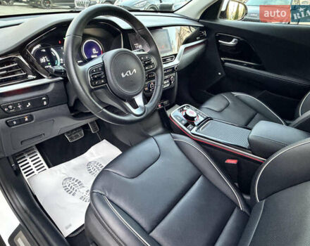 Білий Кіа Niro, об'ємом двигуна 0 л та пробігом 30 тис. км за 24700 $, фото 14 на Automoto.ua