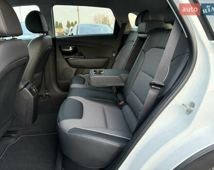 Белый Киа Niro, объемом двигателя 0 л и пробегом 53 тыс. км за 24400 $, фото 75 на Automoto.ua