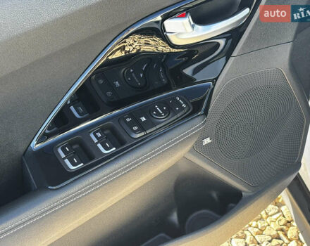 Білий Кіа Niro, об'ємом двигуна 0 л та пробігом 44 тис. км за 23900 $, фото 26 на Automoto.ua