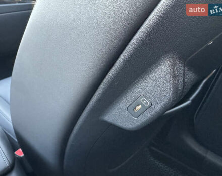 Білий Кіа Niro, об'ємом двигуна 1.58 л та пробігом 61 тис. км за 25990 $, фото 31 на Automoto.ua