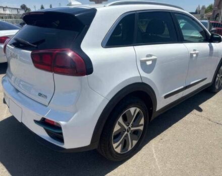 Белый Киа Niro, объемом двигателя 0 л и пробегом 15 тыс. км за 17000 $, фото 2 на Automoto.ua