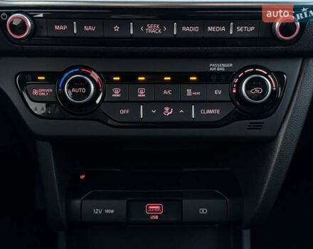 Белый Киа Niro, объемом двигателя 0 л и пробегом 53 тыс. км за 24400 $, фото 57 на Automoto.ua