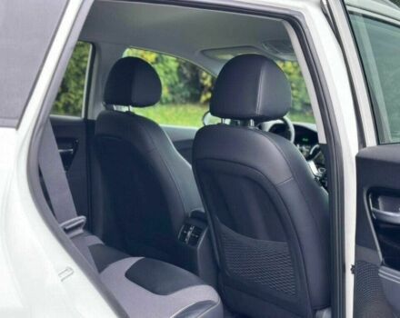 Білий Кіа Niro, об'ємом двигуна 0 л та пробігом 10 тис. км за 17000 $, фото 11 на Automoto.ua